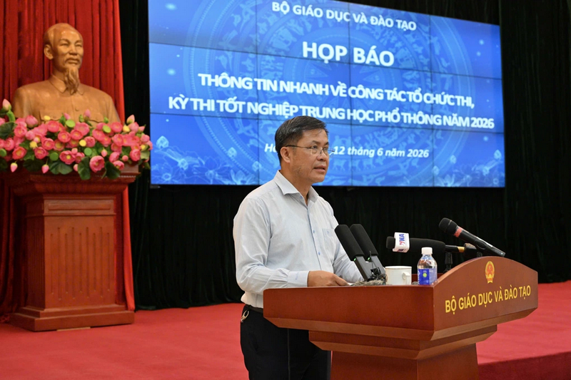Bo GD: Cau hoi lien quan den Steve Jobs de phan hoa hoc sinh