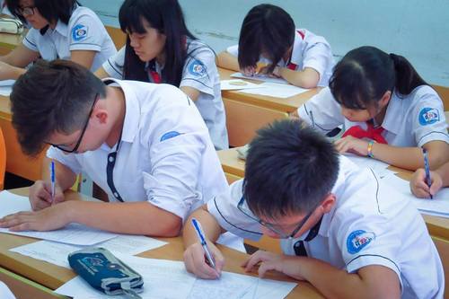 Truong THPT chuyen Le Quy Don tuyen sinh vao lop 10 nam 2015