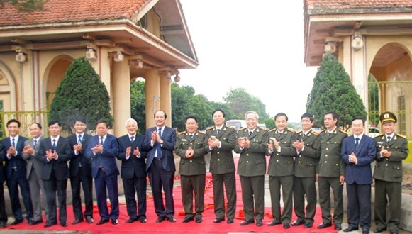 Dai hoc Ha Hoa Tien nang cap thanh cum truong Cong an