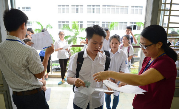 Cum DH Bach Khoa Ha Noi bat dau cham thi tu ngay 7/7