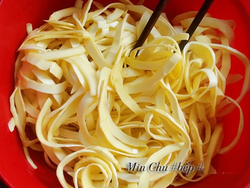 Mut dua vi chanh leo vang uom thom phuc