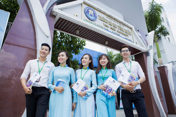 Tao lap tuong lai vung chac tai DH Van Hien