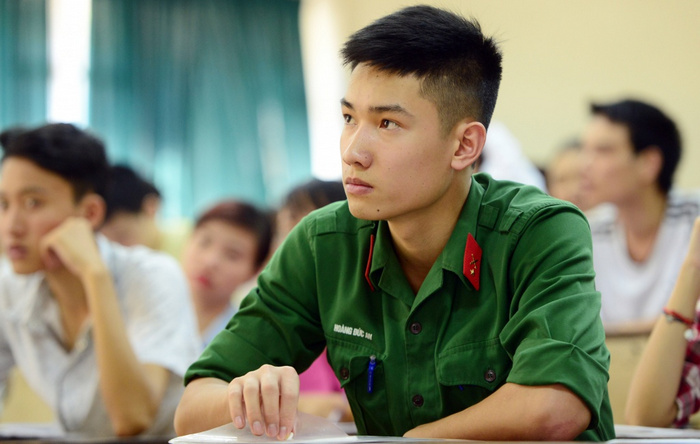 Dieu kien suc khoe thi vao cac truong quan doi nam 2018
