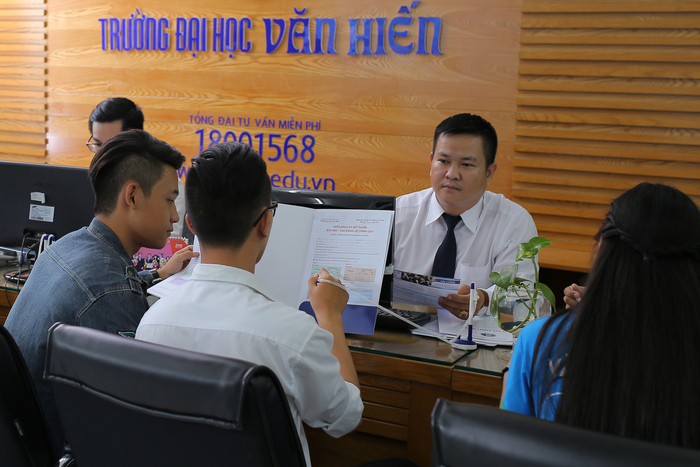 Tu san truong cap 3 den giang duong Dai hoc: Nhanh tay chon cho minh mot ve lam tan sinh vien