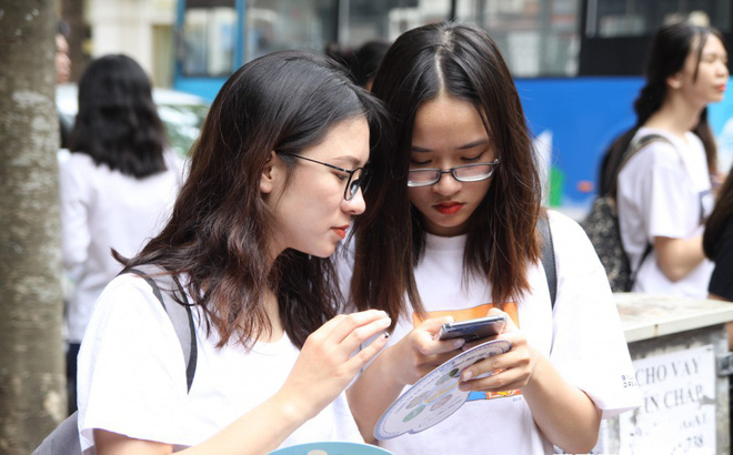 Diem chuan Dai hoc Kinh te Quoc dan 2018 giam
