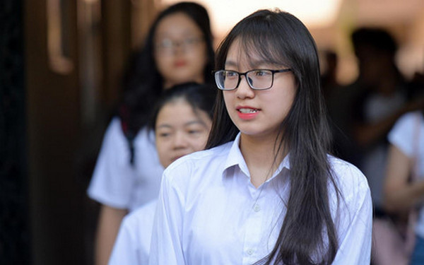 Cham thi mon Van: Chu yeu tu 5 den 7 diem