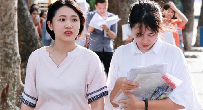 Dai hoc Kinh te Luat DHQG TPHCM cong bo diem xet tuyen 2019