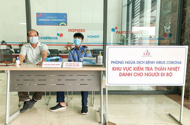 Dai hoc dau tien cho sinh vien nghi den thang 5