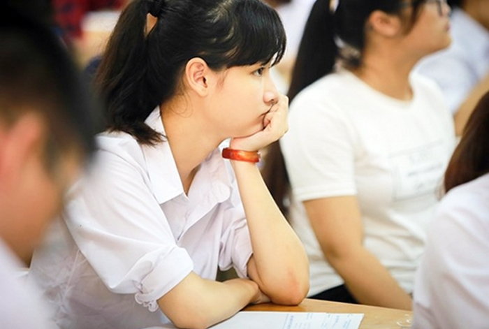 Them 2 dai hoc cho sinh vien nghi tranh dich den thang 5