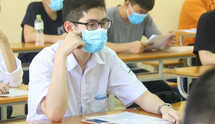De thi Danh gia nang luc DHQGTPHCM co cac cau hoi thoi su?
