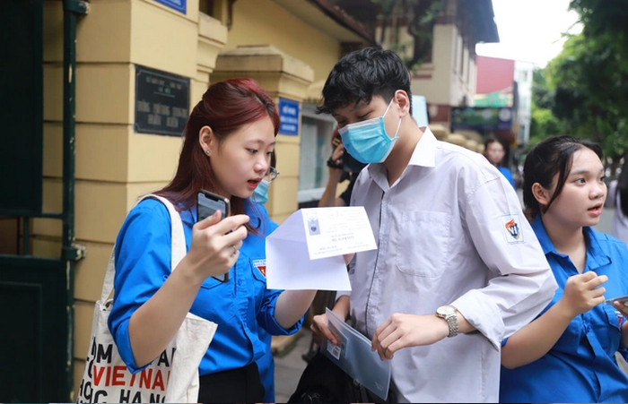 Diem chuan Dai hoc Luat Ha Noi 2023 du kien giam