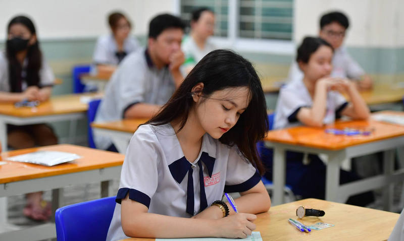 De thi tot nghiep THPT 2025 mon Van han che doan de, hoc tu