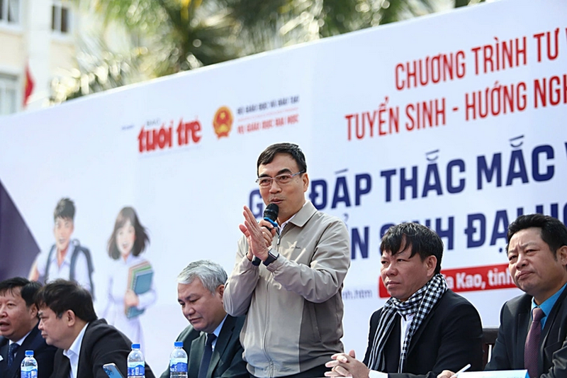 Ban khoan chon nganh giua lan song cong nghe moi