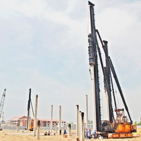 Giải thích được hoạt động của máy đóng cọc dựa trên sự chuyển hóa động năng và thế năng của vật.
