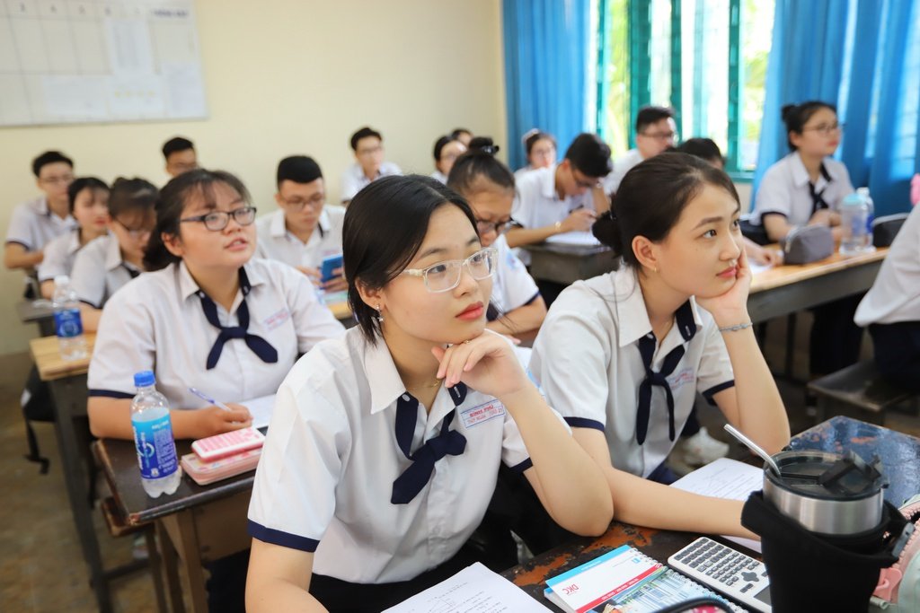 Ly do TPHCM khao sat nang luc 100% hoc sinh lop 7