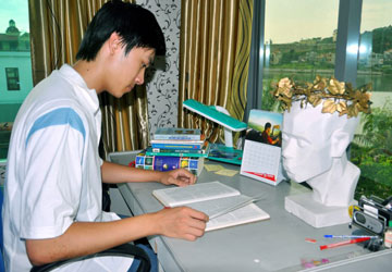 Thai Hoang, Ngoc Tinh chia se bi kip on thi DH