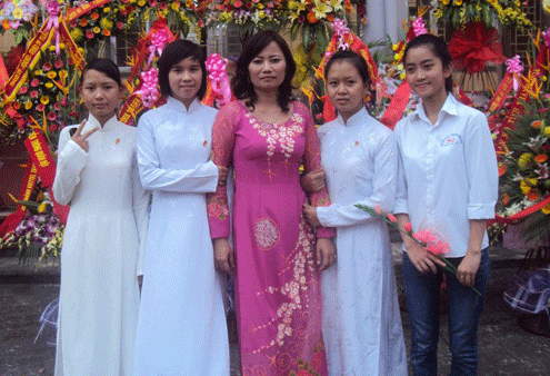Tu choi tuyen thang, nu sinh thi do thu khoa bao chi