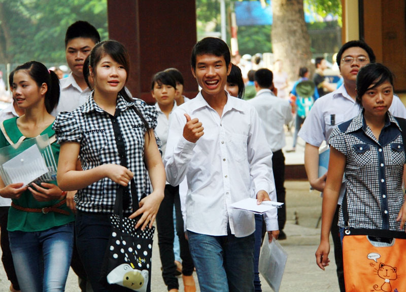 Diem chuan va xet tuyen NV2 Cao dang Thuong mai va Du lich Ha Noi nam 2012