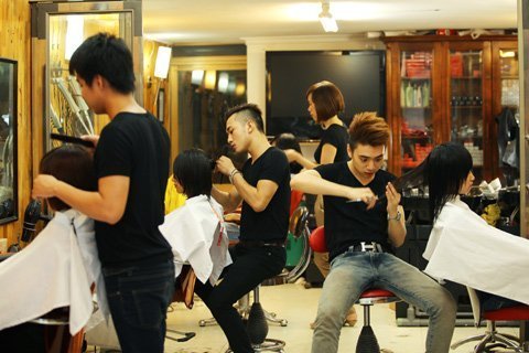 Ngay cat 6 mai toc, thu nhap hon 50 trieu/thang