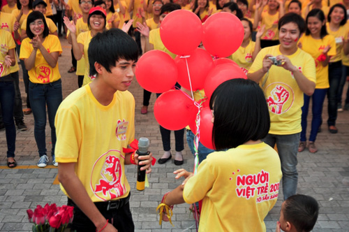 Man to tinh lang man trong ngay Hien mau \