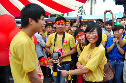Man to tinh lang man trong ngay Hien mau \