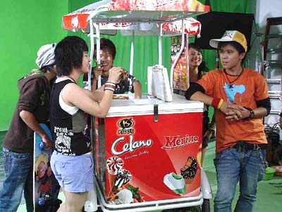 Sinh vien di lam them duoc va mat