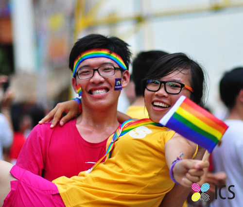 Flashmob \'Yeu la yeu\' trong Ngay hoi LGBT vi nguoi dong tinh