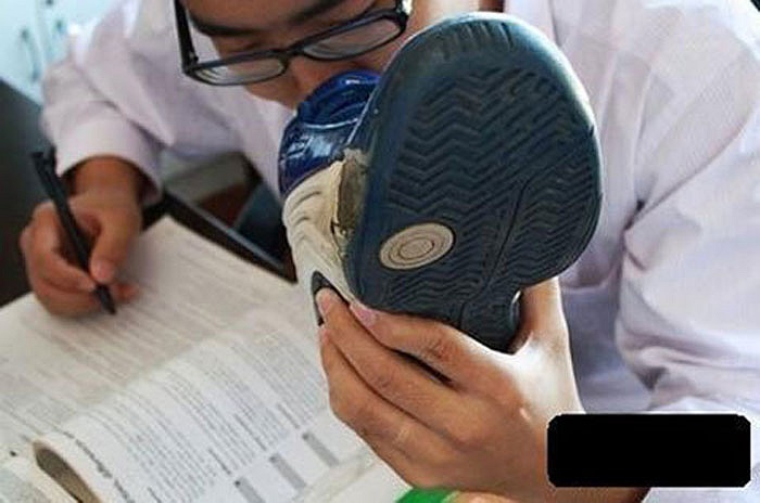Chet cuoi voi nhung hinh anh hai huoc ve sinh vien