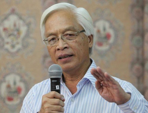 Giao duc: Tiep tuc giam ham hay khai phong?