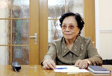 Giao duc: Tiep tuc giam ham hay khai phong?