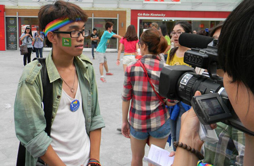 Bi mat LGBT cua chang sinh vien da-zi-nang