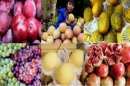 Hoa quả Trung Quốc nghi chứa chất gây vô sinh