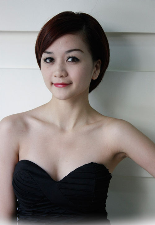 Phuong Uyen om mat khi Thieu Bao Trang tuyen bo rut lui khoi The Voice