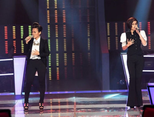 Phuong Uyen om mat khi Thieu Bao Trang tuyen bo rut lui khoi The Voice