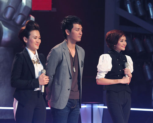 Phuong Uyen om mat khi Thieu Bao Trang tuyen bo rut lui khoi The Voice