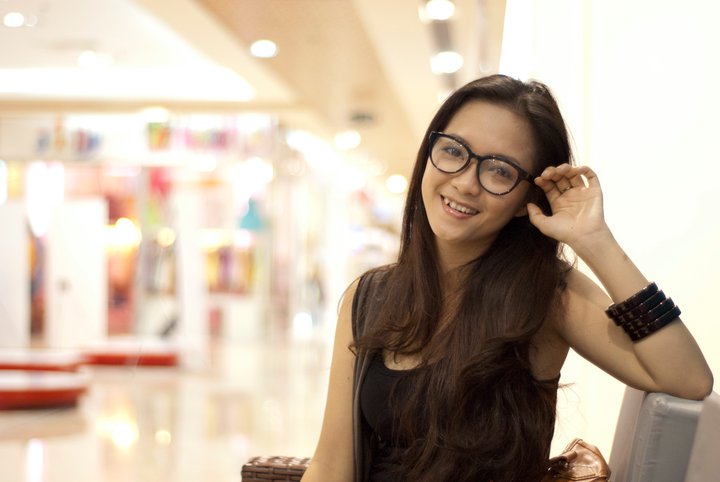Dinh Huong sinh nam bao nhieu va thong tin profile