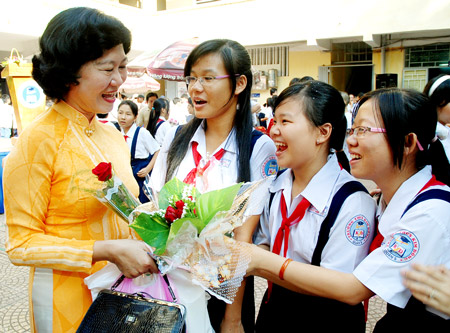 Ngam ve dao lam thay