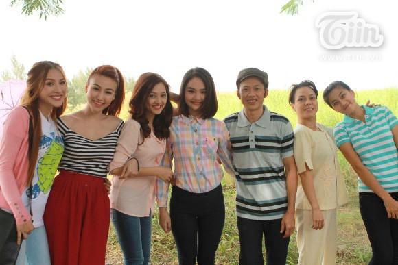 Anh hau truong  phim hai tet 2013 Nha Co Nam Nang Tien