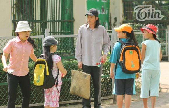 Anh hau truong  phim hai tet 2013 Nha Co Nam Nang Tien