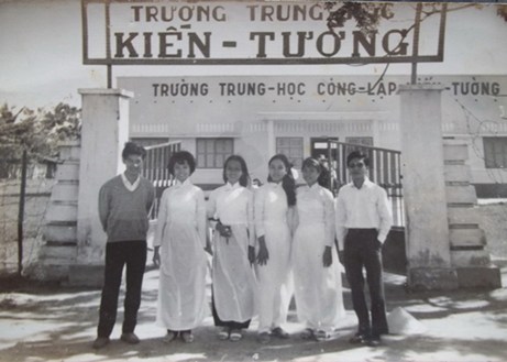 Ky uc ve thay: Quay nguoc thoi gian