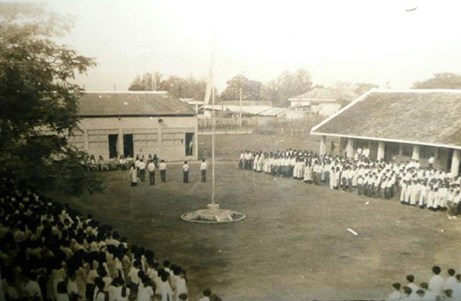 Ky uc ve thay: Quay nguoc thoi gian