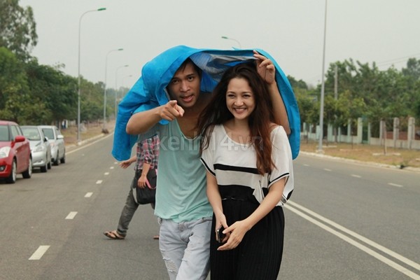 Bảo Anh đang hẹn hò Trương Thế Vinh thì bị... bò đuổi 10