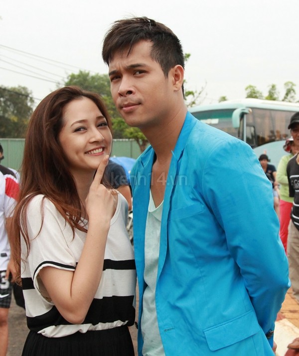 Bảo Anh đang hẹn hò Trương Thế Vinh thì bị... bò đuổi 12