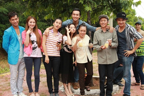 Bảo Anh đang hẹn hò Trương Thế Vinh thì bị... bò đuổi 14