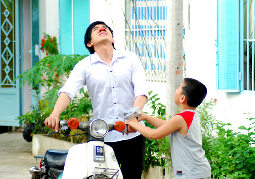 Dan Truong lan dau dong phim hai tet 2013