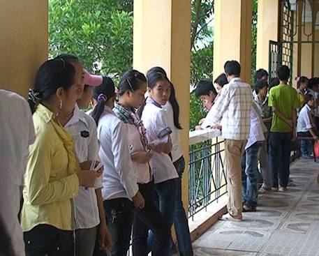 De thi lop 6 hoc ki 2 mon tieng anh nam 2012 de so 19