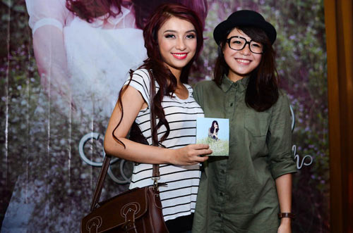 Ha Ho, Thu Minh den chuc mung Thai Trinh