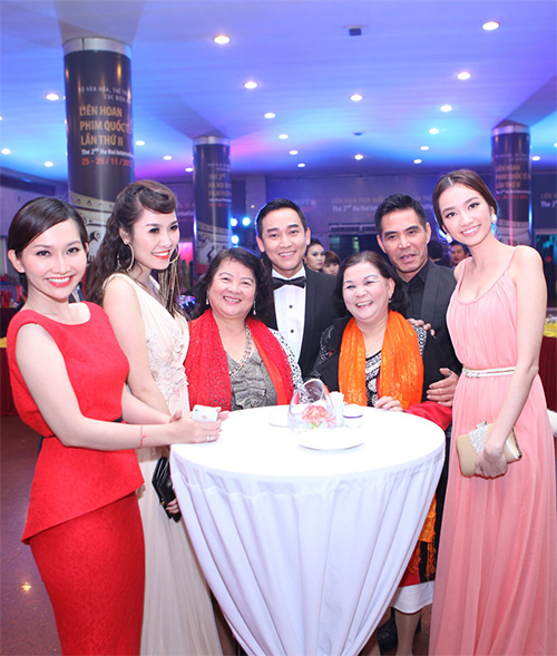 Be mac lien hoan phim Quoc te Ha Noi Hong Que \