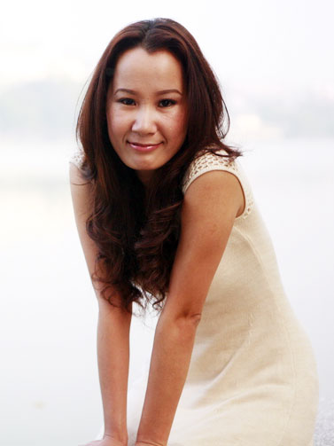 Bai hat Viet thang 12 xuat hien Thai Trinh, Dung ha, Duong Tran Nghia
