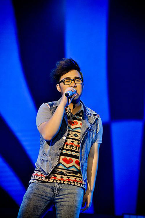 Giang sinh 2012: Hoai Linh, Van Mai Huong se lam \